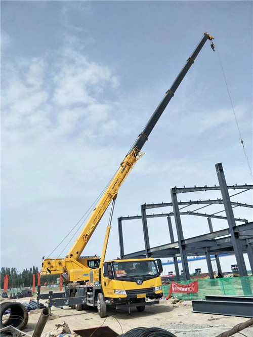 武定县超高层建筑钢结构吊装案例